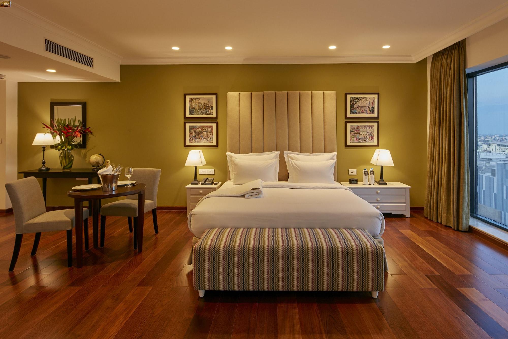 The Waverly Hotel & Residences Bangalore Exterior foto